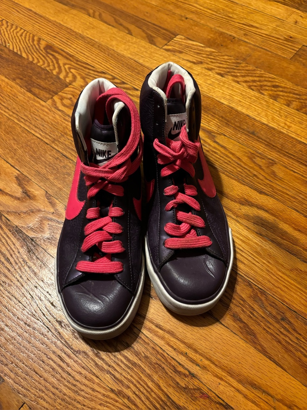 Nike Women's Sweet Classic High size 6